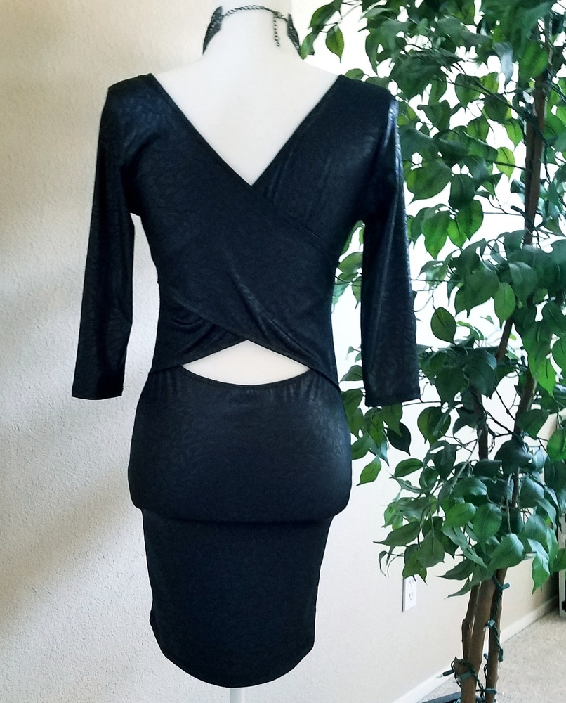 Faux leather bodycon midi - Picture 4 of 6